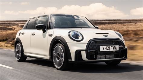 New MINI Cooper S 2021 review | Auto Express