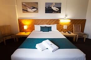 The Manly Hotel, Brisbane, Manly, Australia - Lowest Rate Guaranteed!