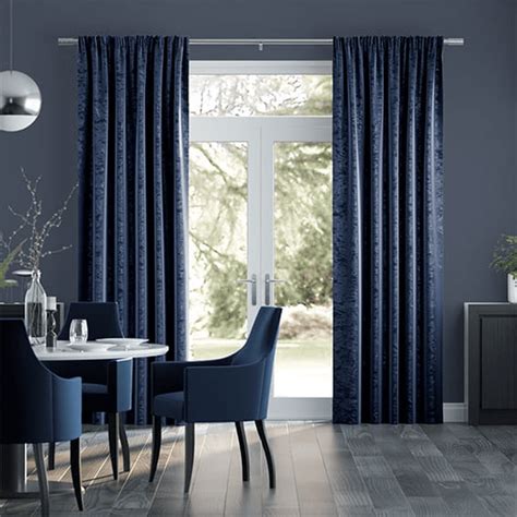 30 The Best Winter Curtains Ideas For Your Living Rooms - MAGZHOUSE