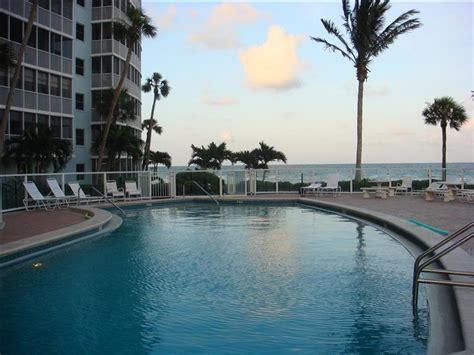 1008 CS Tower 2BR 2BA Sleeps 5 | Siesta Key, FL | Siesta Key Condo ...