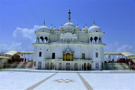 Anandpur Sahib Gurudwara – Spiritual Bliss – Guide: Best Places to Visit