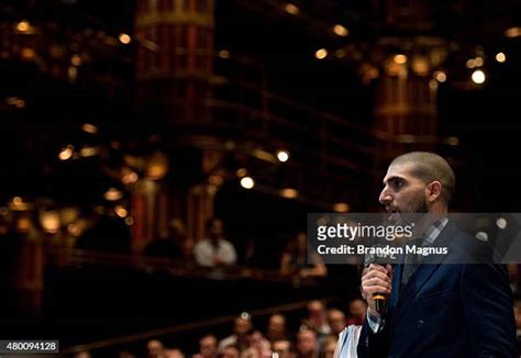 Ariel Helwani Photos and Premium High Res Pictures - Getty Images