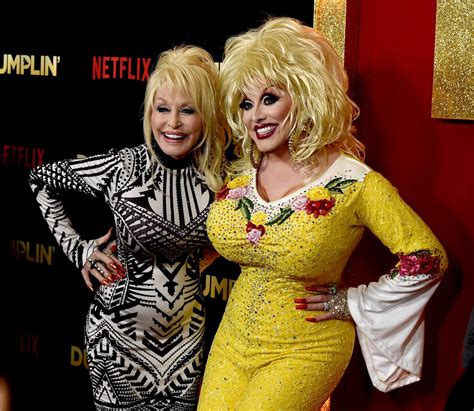 Dolly Parton With Drag Queen at Dumplin' Premiere | POPSUGAR Celebrity Photo 4