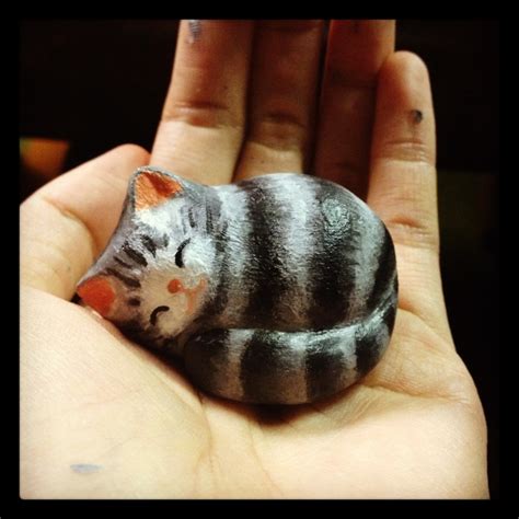 Painted sleeping clay cat | Polymer clay cat, Clay cats, Learn art