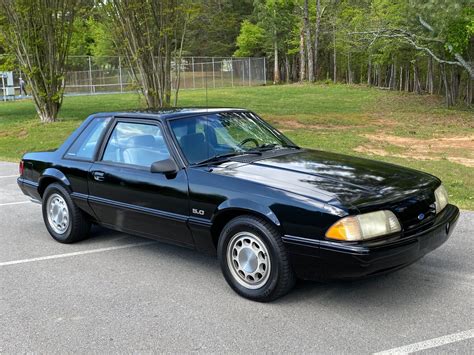 1988 Ford Mustang Notchback 5.0 Is a Budget-Friendly Unicorn