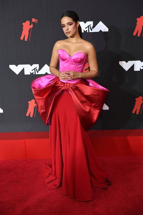 Celebrities on the Red Carpet at the 2021 MTV VMA Awards [PHOTOS]