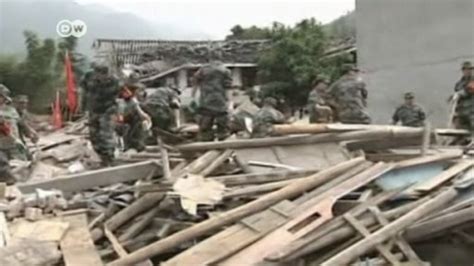 Rescue efforts in China follow earthquake – DW – 04/21/2013