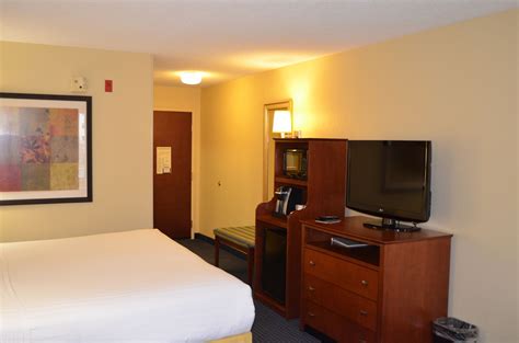 Discount Coupon for Holiday Inn Express & Suites Oxford in Oxford, Alabama - Save Money!