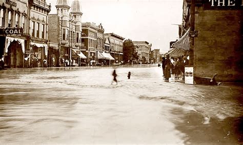 1909 Flooding - Main St. Ionia, MI | Street view, Scenes, Buren