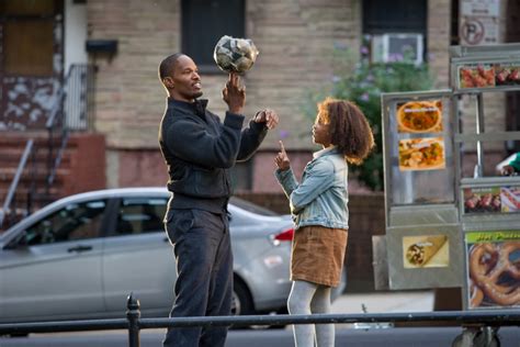 'Annie' Trailer: Jamie Foxx Has a Batman Complex