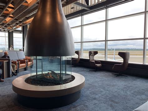 Alaska Airlines' largest lounge opens in Seattle [PHOTOS] | Seattle ...