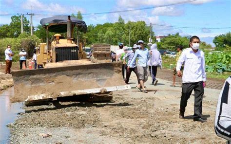 Railway Residents Told to Make Way for Road Construction