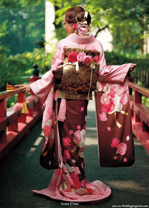 My Ao Dai: Gold and red Japanese traditional dress kimono from Scene ...