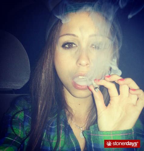 🔥 [50+] Girl Weed Wallpapers | WallpaperSafari