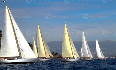 sailing boat race 8934386 Stock Photo at Vecteezy