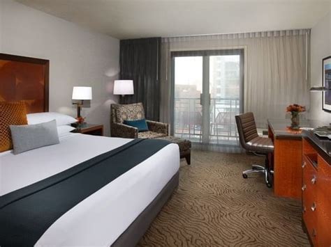 The Paramount Hotel | Hotels in Downtown Portland, OR