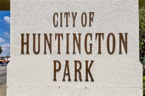 About Huntington Park | Schools, Demographics, Things to Do - Homes.com