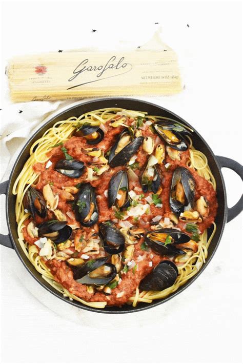 Mussels Pasta Recipe (with Red Sauce) - Sizzling Eats