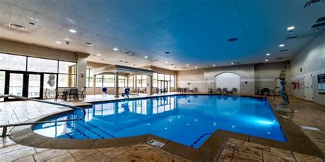 Indoor Pool & Hot Tub | Caesars Southern Indiana Hotel & Casino