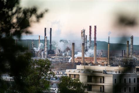 Chevron Richmond Refinery Workers OK Deal to End First Strike in Over 40 Years | KQED