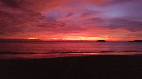 Kota Kinabalu, Malaysia [4656×2620] : r/sunset