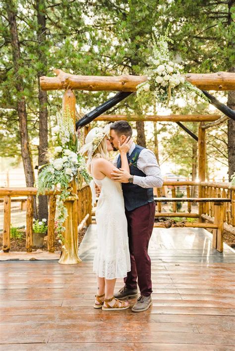 Bright and Beautiful Bohemian Wedding at Whispering Pines | Idaho Real Wedding