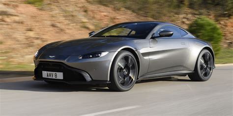 Aston Martin Vantage Review 2022 | Drive, Specs & Pricing | carwow