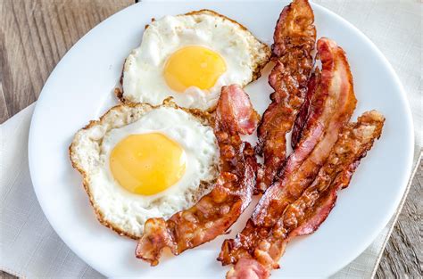 Nutrient in meat and eggs may play role in blood clotting, heart attack risk - CBS News