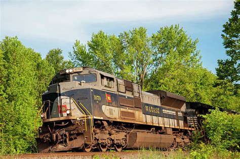 Wabash 1070 NS Heritage Unit Photograph by Chad Lilly