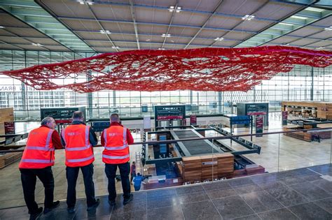 Berlin Brandenburg Airport Announces Opening - The New York Times