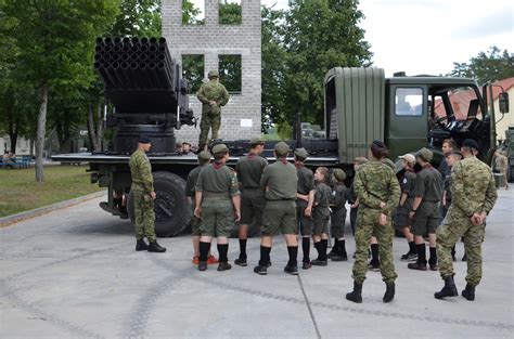 DVIDS - Images - Battle Group Poland opens its doors to Polish scouts [Image 6 of 7]