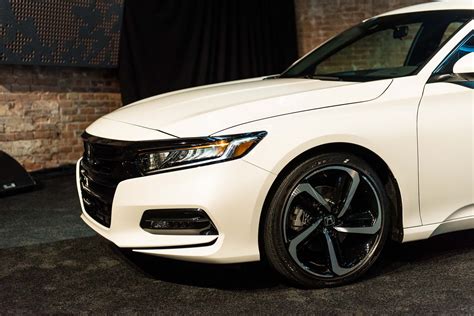 Five Design Details to Know on the 2018 Honda Accord | Automobile Magazine