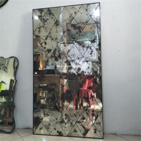 Distressed Wall Mirror Diagonal MG 014125 » Mirrors Glass Gallery