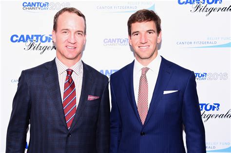 Peyton Manning Says Brother Eli 'Was My Favorite Player After Dad and Dan Marino' - Newsweek