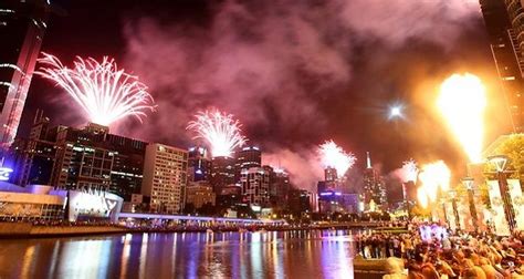 Celebrating 2015 New Years Eve In Gold Coast Queensland | New year fireworks, New years eve ...