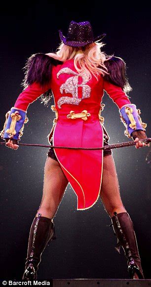 The Circus comes to town: Britney Spears O2 Pics | GRcade