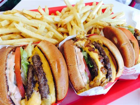 An important reminder: In-N-Out Burger closes on Easter | Cactus Hugs