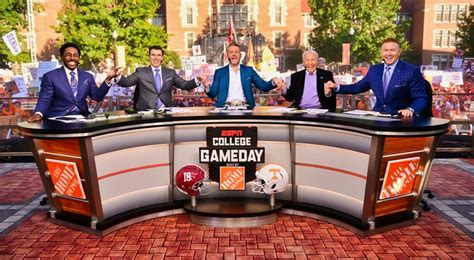 Fans Baffled By ESPN's 'College GameDay' Guest Picker