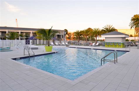 Clarion Inn & Suites Across From Universal Orlando Resort – ITouchOrlando