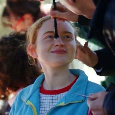 sadie sink stranger things 4 behind the scenes | Chicos famosos, Bucky barnes imagina, Celebridades