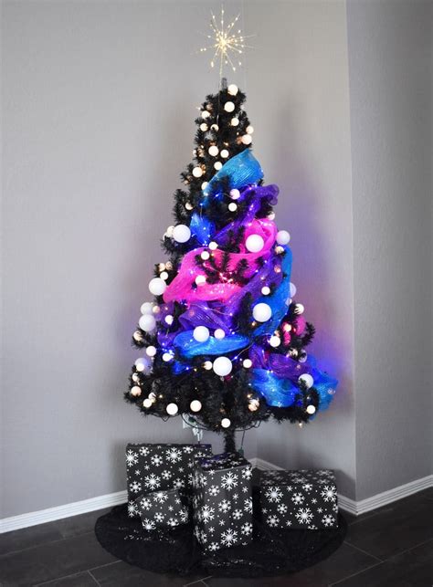 galaxy-tree-space-christmas-dreamalittlebigger-03 ⋆ Dream a Little Bigger