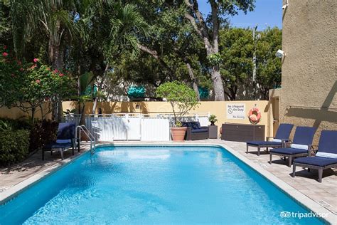 HAMPTON BY HILTON MIAMI-COCONUT GROVE/CORAL GABLES $111 ($̶1̶5̶2̶) - Updated 2021 Prices & Hotel ...