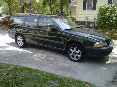 2001 Volvo V70 T5 0-60 Times, Top Speed, Specs, Quarter Mile, and Wallpapers - MyCarSpecs United ...