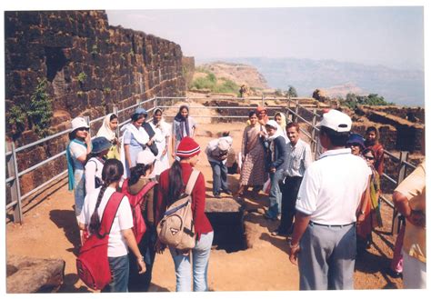 AISC-HISTORY: Study Tour to Raigad Fort