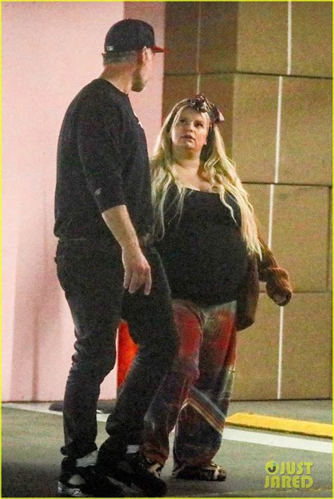 Pregnant Jessica Simpson Looks Ready to Give Birth Any Day!: Photo ...