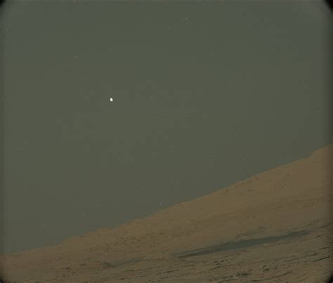 New picture of Phobos as seen from Mars on the night sky, by Curiosity ...