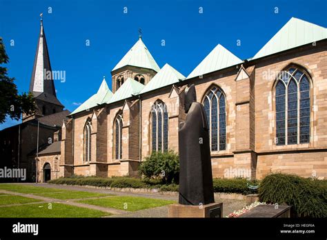 Essen cathedral hi-res stock photography and images - Alamy