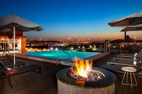 rooftop-restaurants-dallas-canvas-hotel - A Girl From Texas