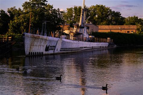 A Submarine Is Stuck in the Muck in Hackensack - The New York Times