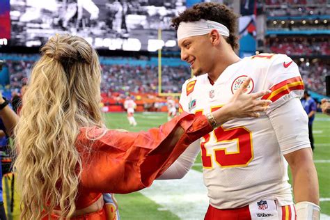 Patrick Mahomes' Daughter, Wife Brittany Kiss Him at Super Bowl: Photo